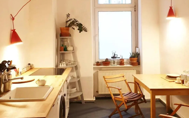 2 Room apartment in center Friedrichshain