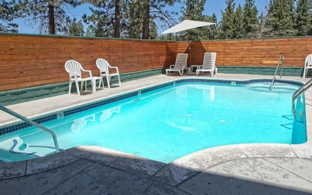 GetAways at Snow Lake Lodge