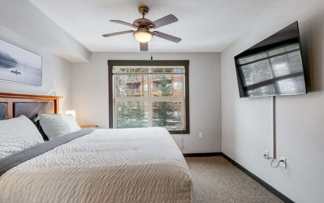 LARGE 2-Br 2-Ba | Ski In/Out | Pool & Hot Tubs | Central Upper Village Location