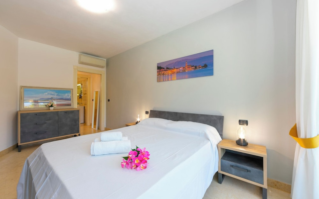 Rivoltella Apt With Pool 600m From Lake