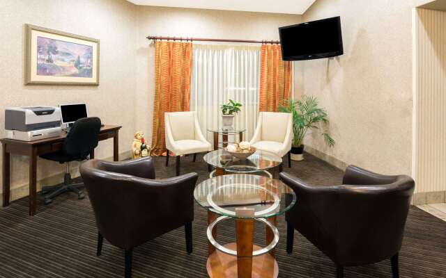Hawthorn Suites by Wyndham Napa Valley