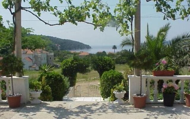 Villa Pincevic