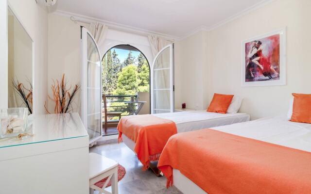 SAA-Great 2 bed apt 10 min walk to Puerto Banus