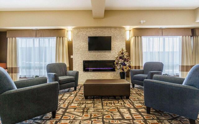 Comfort Inn & Suites Edmonton International Airport