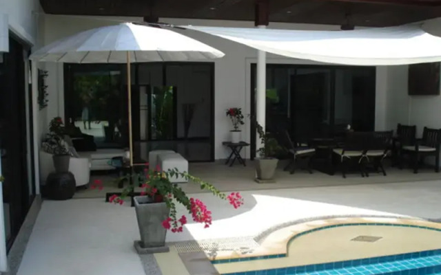 Yves Villa 3 bed pool NAI HARN