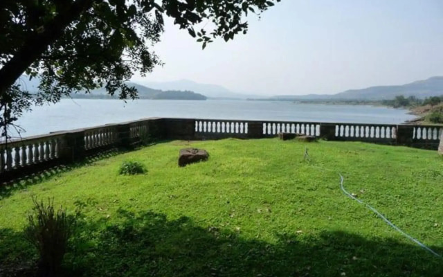 The Lakewoods Retreat