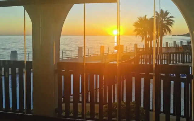 Puerta del mar 2