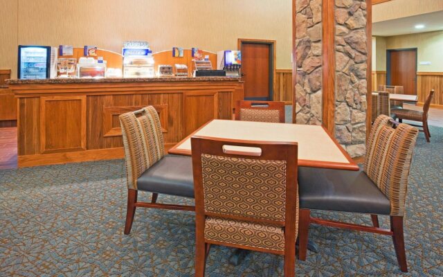 Comfort Inn & Suites Mountain Iron and Virginia