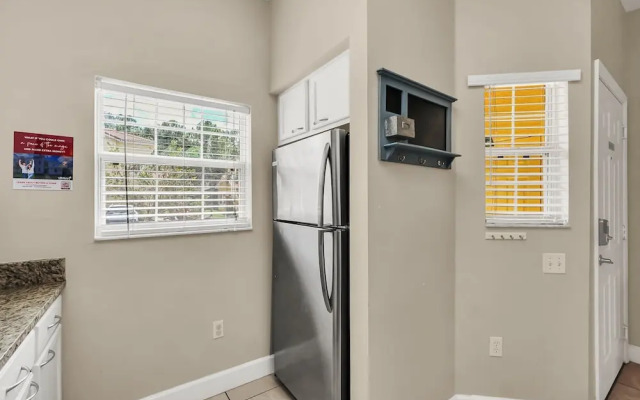 Family Oasis, Cozy Retreat With Bunk Room