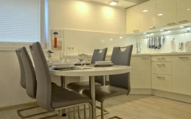 Iris 8 - Ruhige Souterrain-Wohnung in der Friesenstraße