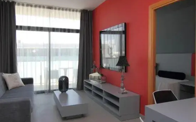 Apolo Suites Rentalmar