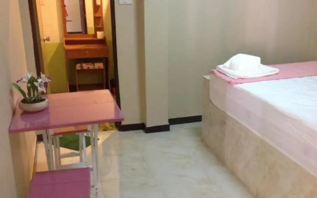 Baan Nokkhamin Resort