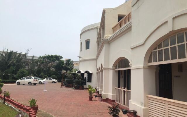 OYO 3010 Chanakya BNR Hotel