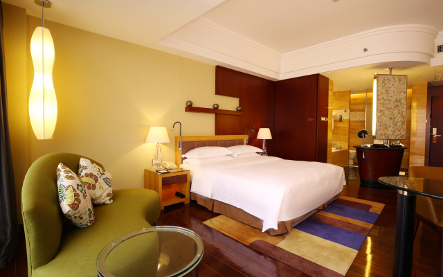 Zhuhai Charming Holiday Hotel