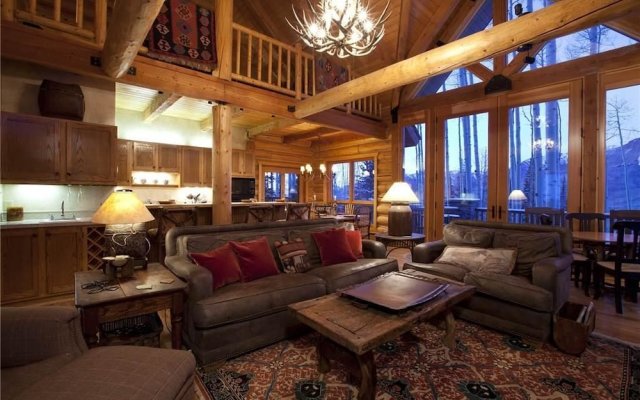 Snowdrift Cabin