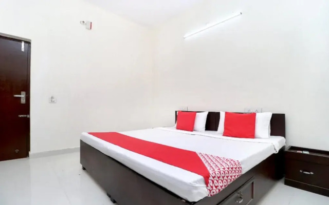 OYO 23185 Mama's Inn