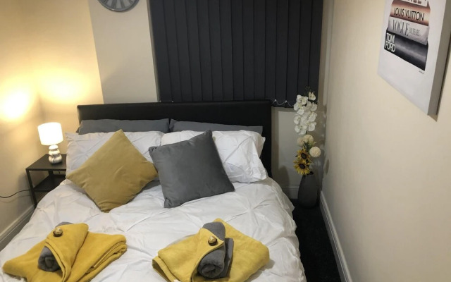 Royal Plaza Apartments