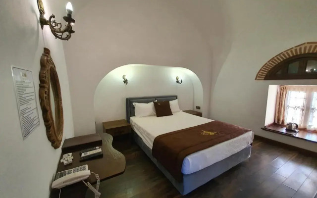 Cesme Kanuni Kervansaray Historical Hotel