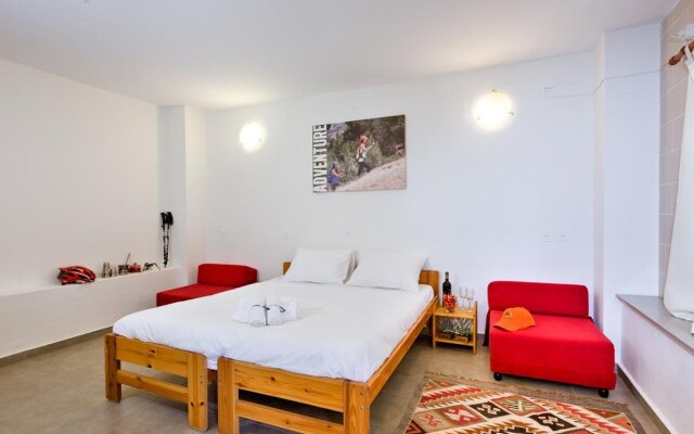 Manara Lodge