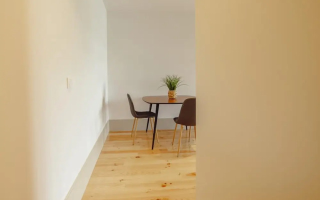 Legacy Oporto Premium Apartment C by Vacationy