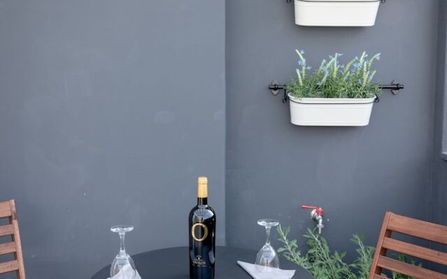 Nest Studio with Terrace, Acropolis View