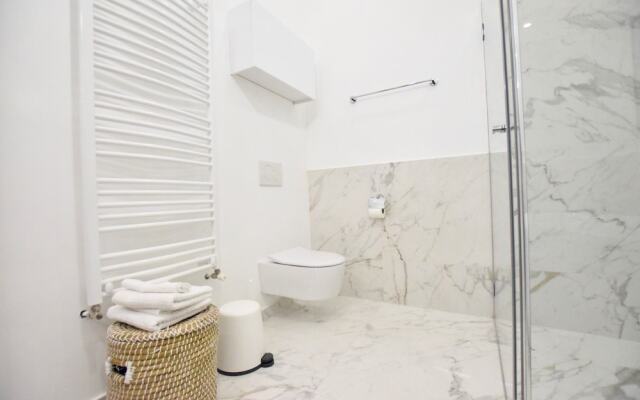 Luxury Apartment by Hi5 - Szervita Suite
