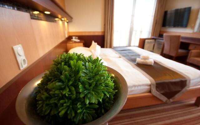 Xavin Hotel