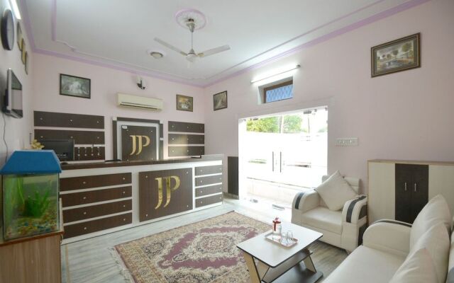 OYO 18515 Hotel Jal Mahal Jhalak Palace