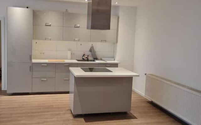 L8 Street - Gneisenaustraße 9