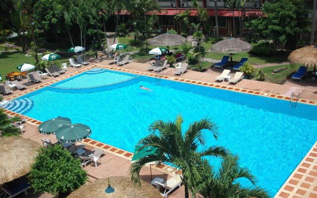 Basaya Beach Hotel & Resort