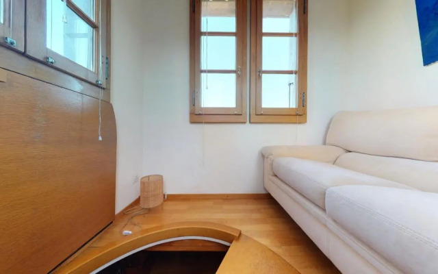 Modern apartment with a view of the Jet d'Eau