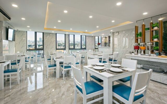 Calix Hotel Da Nang Beach