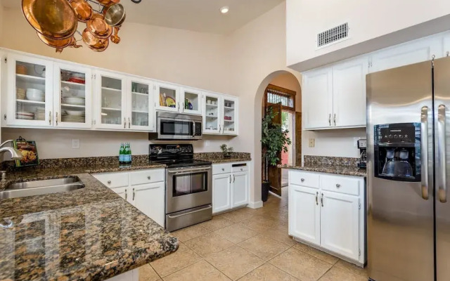 Casa Willow 4 Bedroom Home by RedAwning