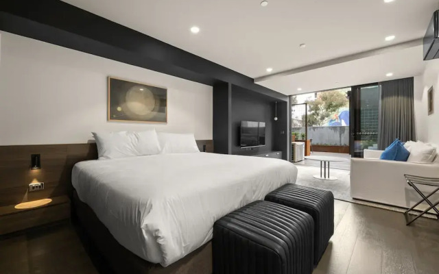 Braddon Studio: Parking & BBQ