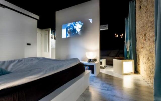Zrooms Suites