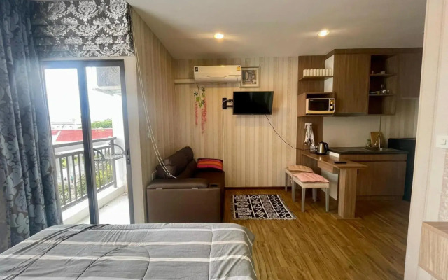 Simply Comfy Apartment by Patsamon