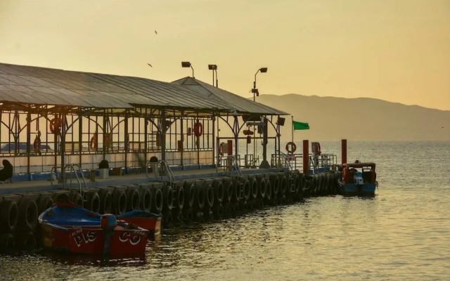 w Modern 5BR With Private Pool in Paracas