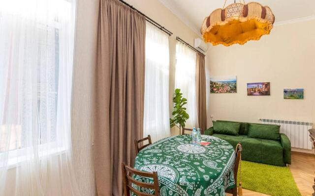 Bright and cozy 1BR apt in the heart of Tbilisi