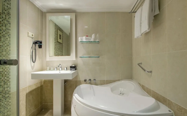 Artotel Gelora Senayan Jakarta