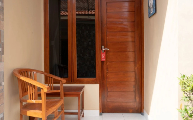 RedDoorz near Buleleng Harbour 2