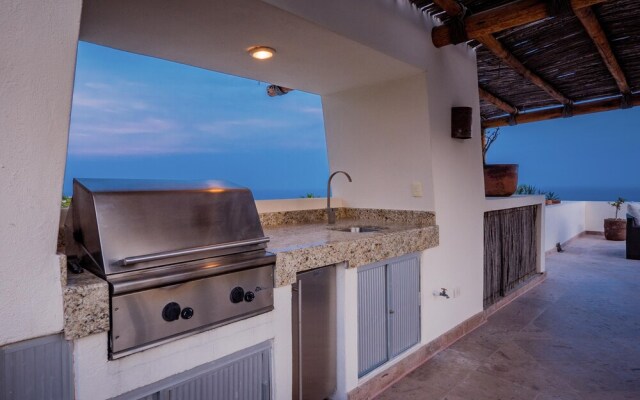 Expansive Views of Famous Cabo Arch: Villa Sirena
