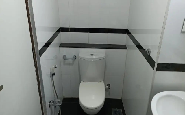 Chandra Royal Inn