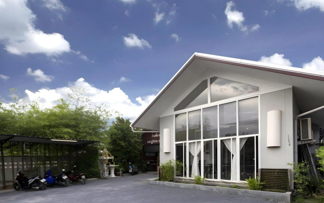 The Lantern Hostel and SPA