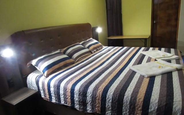 Hotel Sueños Dorados
