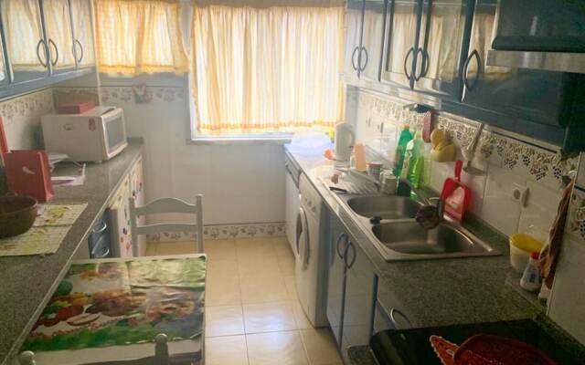 Apartment With 3 Bedrooms In Amadora