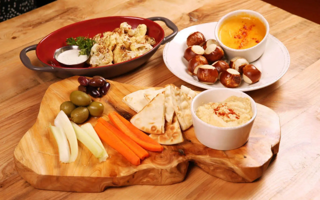 Hotel Indigo Naperville Riverwalk by IHG