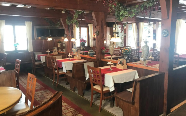 Hochkopfhaus zum Auerhahn