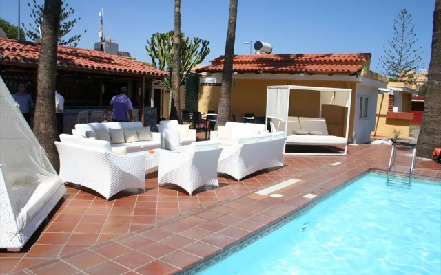 Bungalows Los Tucanes