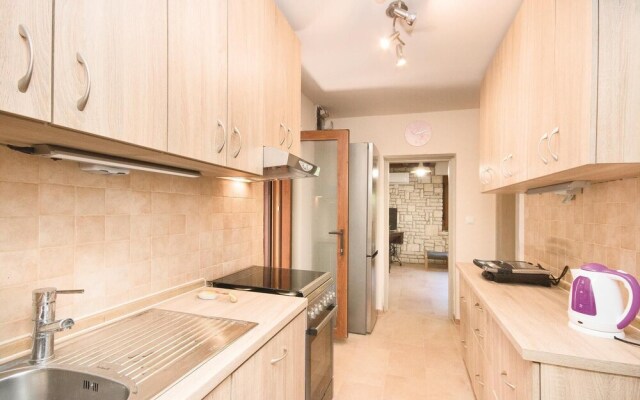 Stunning Home in Premantura With Wifi and 3 Bedrooms