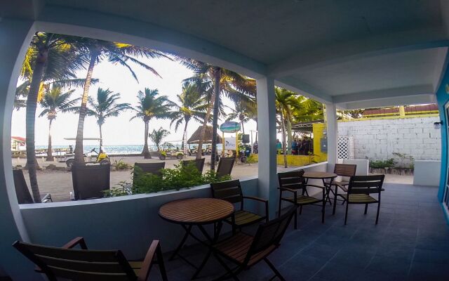 Aqua Vista Beachfront Suites